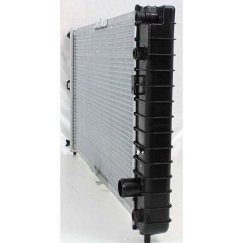 OLDSMOBILE INTRIGUE RADIATOR 3.5/V6 OEM#52479613 2000-2002 PL# GM3010212