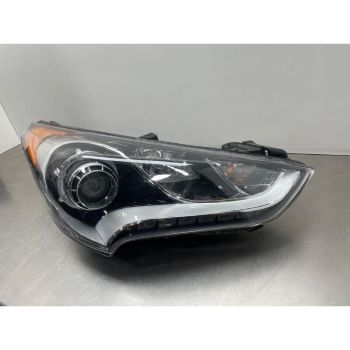 HYUNDAI VELOSTER HEAD LAMP ASSY RIGHT (Passenger Side) (W/TURBO)(PROJECTOR TYPE) OEM#921022V110 2012-2017 PL# HY2503170