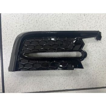 TOYOTA COROLLA SEDAN FOG LAMP COVER RIGHT (Passenger Side) PTD-BLACK (SE/XSE)(W/NIGHTSHADE)(NA BUILT) OEM#8148102C30 2020-2022 PL# TO1039269