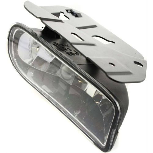 CADILLAC ESCALADE/ESCALADE ESV FOG LAMP RIGHT (Passenger Side) OEM# 15252039 2002-2006 PL# GM2593138